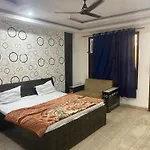 Pari Residency Hotel